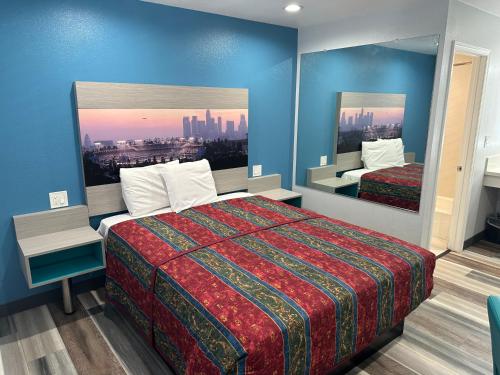Sahara Inn Los Angeles - photo 29