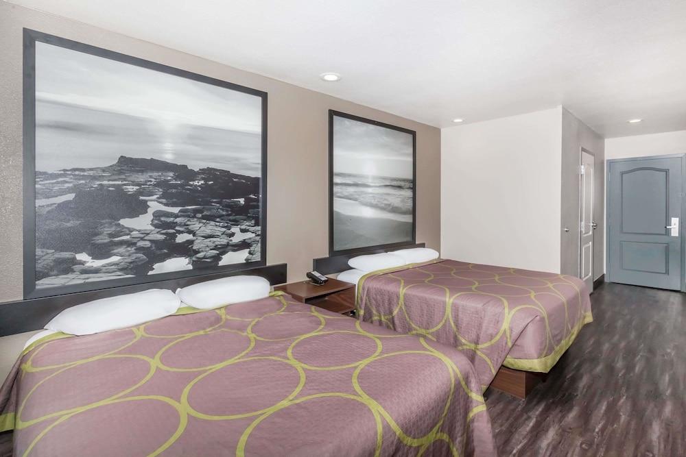Super 8 San Diego Imperial Beach - photo 10