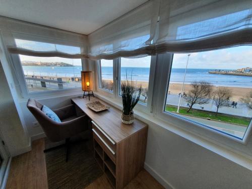 Playa 12 Lujo en Primera Línea de Playa in Gijon, Spain