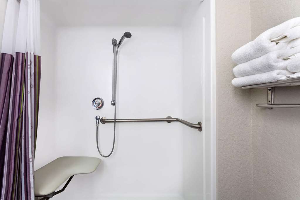 La Quinta Inn & Suites by Wyndham Port Orange Daytona - photo 29