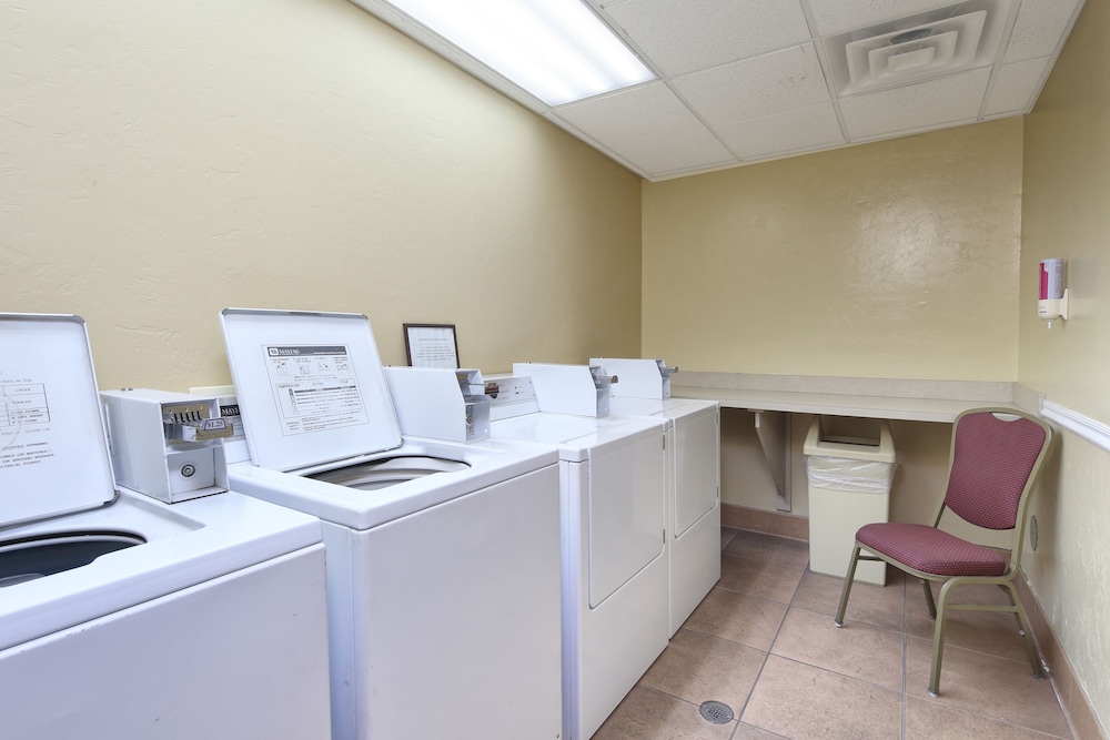 Hampton Inn & Suites Tucson Mall - photo 26