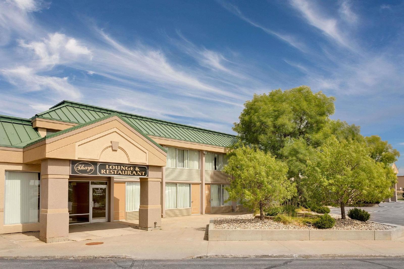 Ramada Mitchell Hotel and Conference Center - photo 2