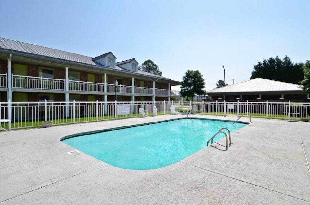 Motel 6 Sandersville GA - photo 42