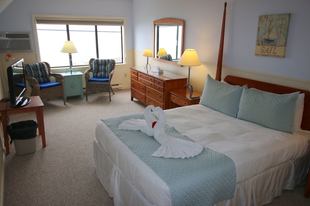 Bluebird Ocean Point Inn - photo 17