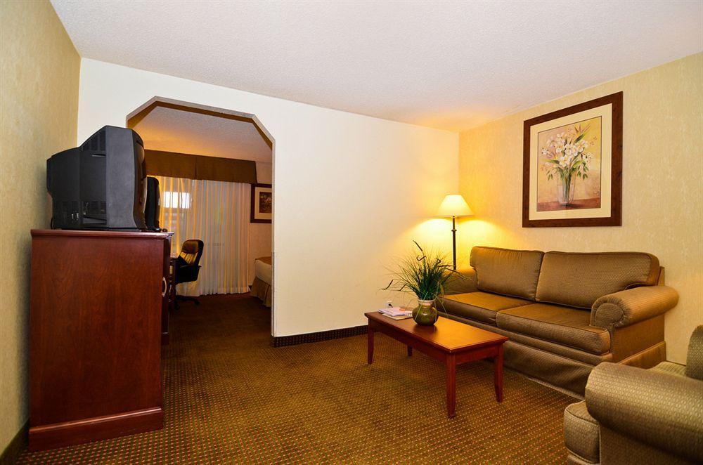 Best Western Inn & Suites Gallup - photo 9