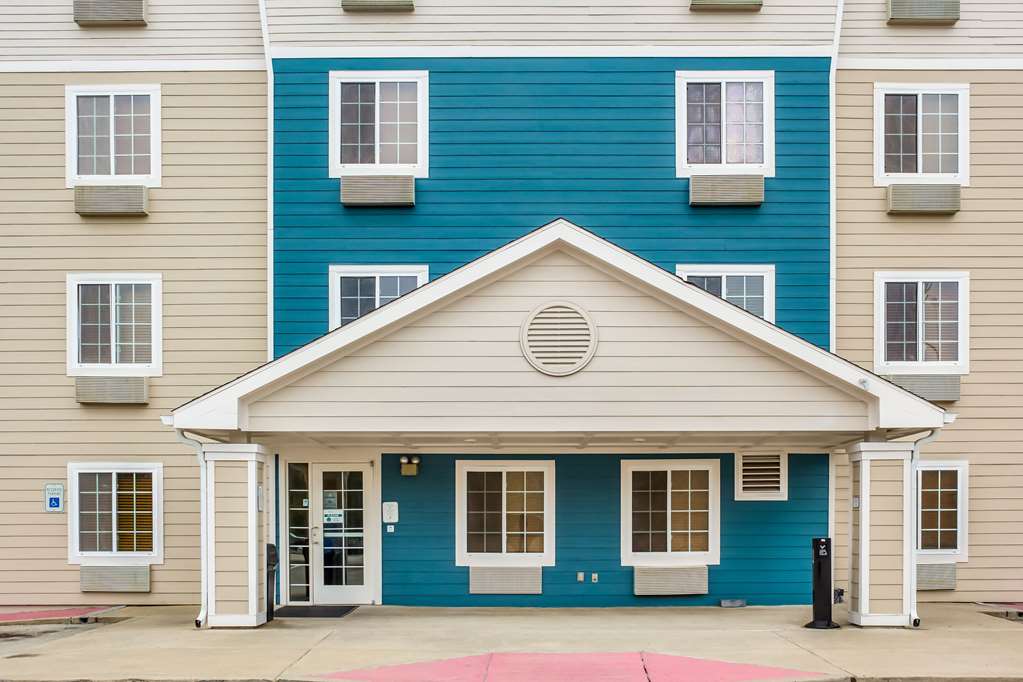 WoodSpring Suites Conroe - featured photo