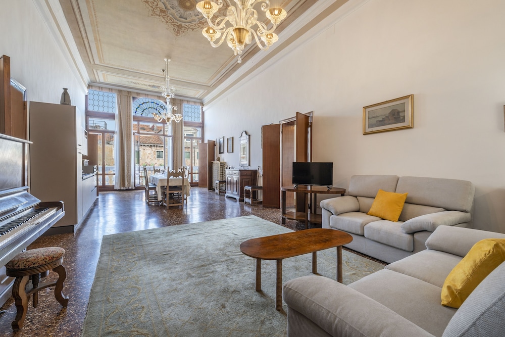 Ca' Magia Rialto Exclusive Residence by Wonderful Italy — 4-Star Luxury Hotel in Venice, Italy