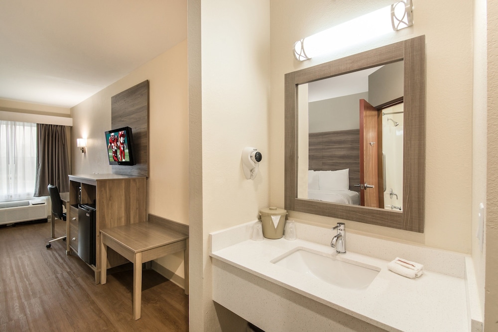 Red Roof Inn Panama City - photo 28