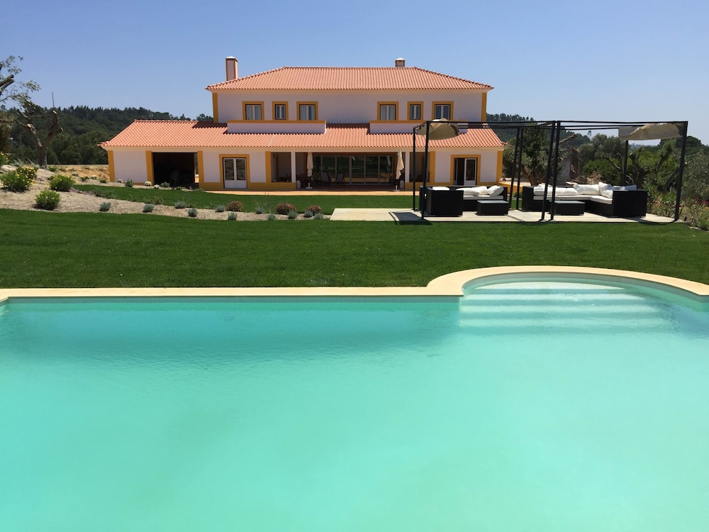 Casa do Alfaro — 4-Star Luxury Hotel in Azambuja, Portugal
