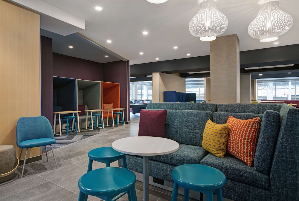 Home2 Suites by Hilton Milwaukee Downtown - photo 8