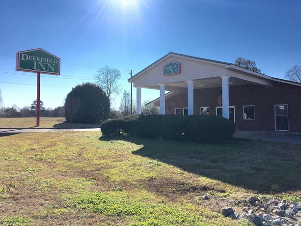 Deerfield Inn and Suites - photo 11