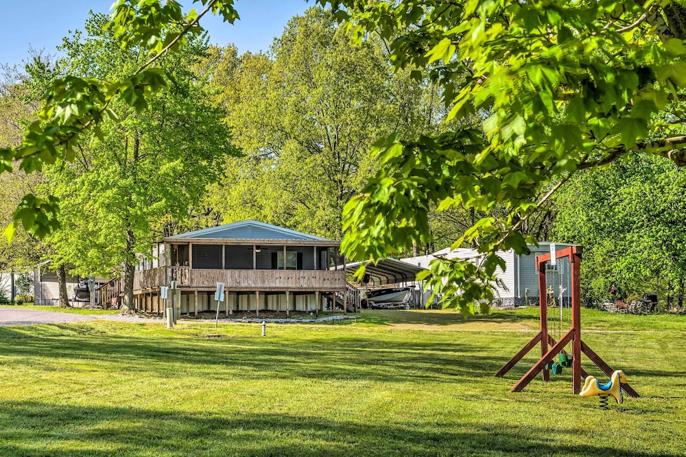 Cozy Hardin Retreat With Lake Kentucky View — Aurora