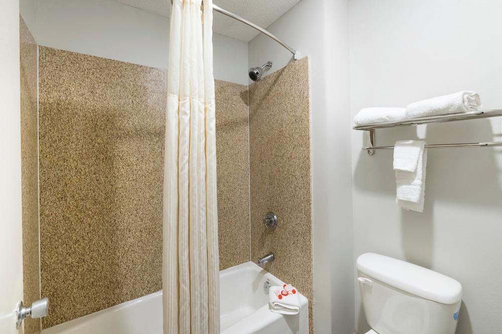 Red Roof Inn Stafford TX - photo 21