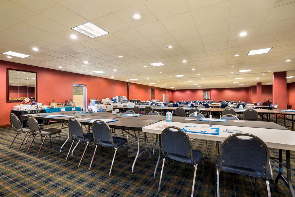 Quality Inn & Suites Syracuse Fairgrounds - photo 35