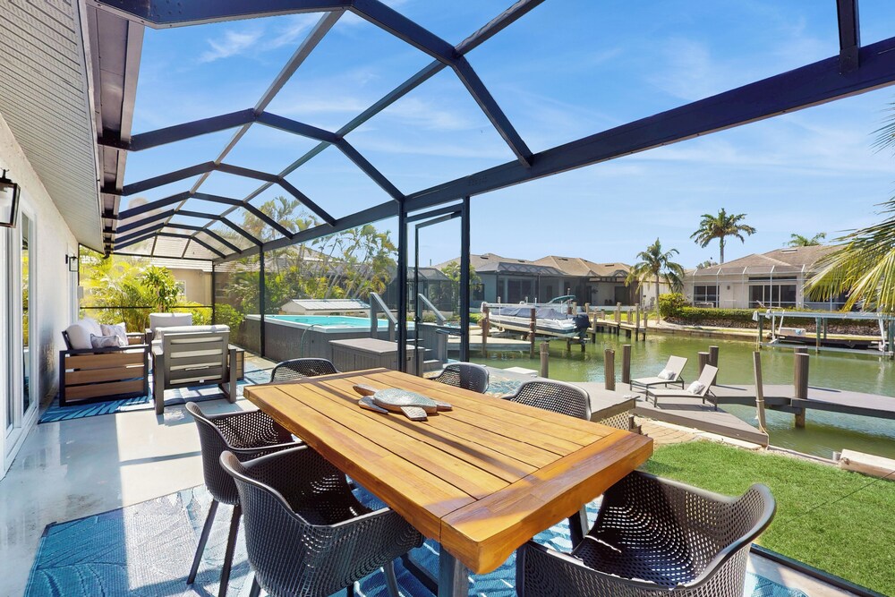 Swim Spa and Dock Boaters Retreat on Marco Island — 4-Star Luxury Hotel in Marco Island, United States