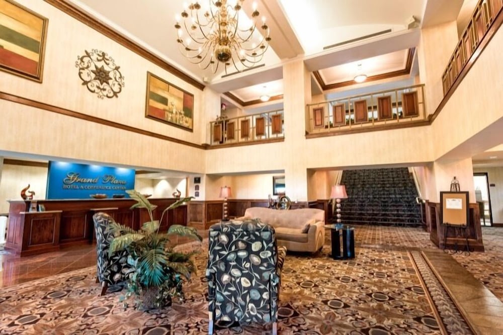 Grand Plaza Hotel — hotel in Branson