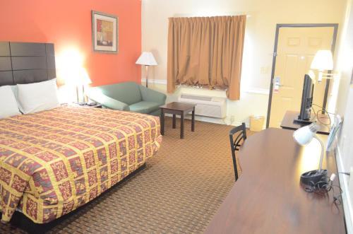 Budget Host Inn & Suites - photo 8