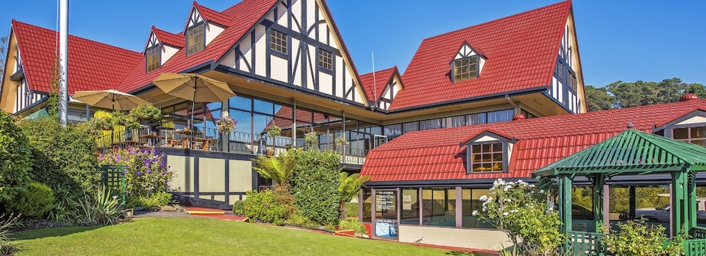 Village Family Motor Inn — hotel near Launceston Airport