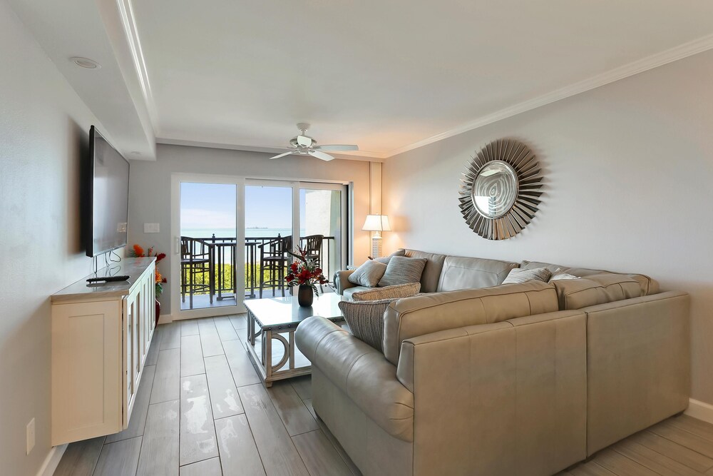 Land's End 10 403 Beach Front Premier — 4-Star Luxury Hotel in Saint Pete Beach, United States