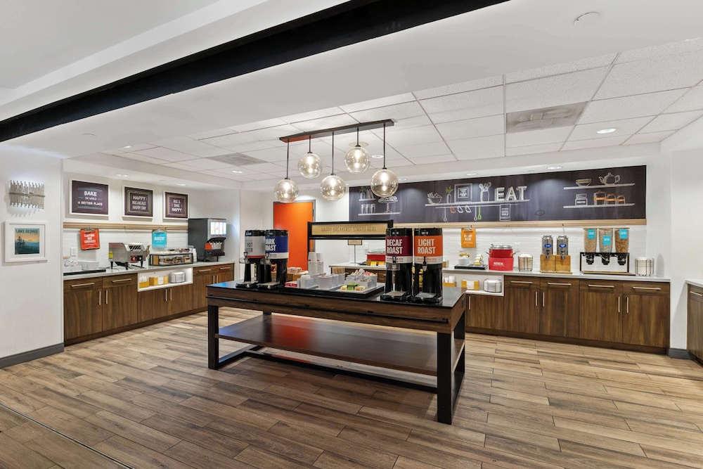 Hampton Inn & Suites Lake George - photo 74