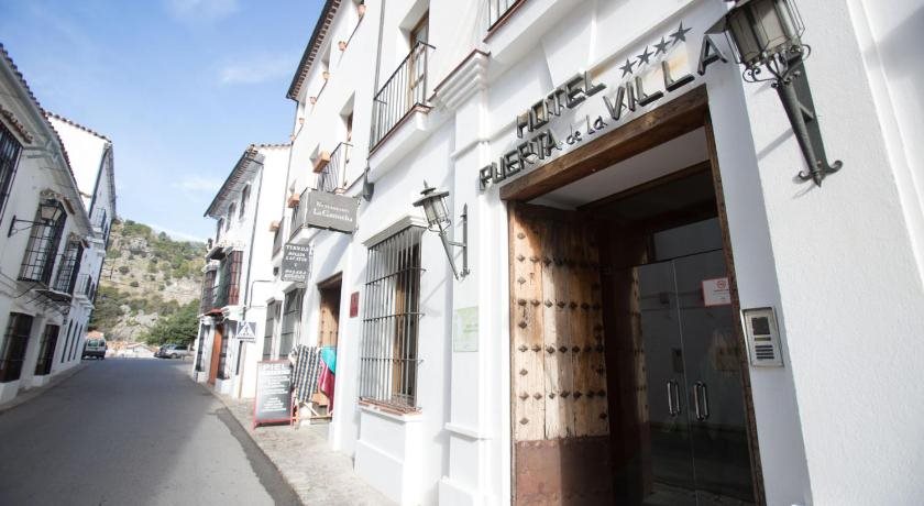 Puerta de la Villa — 4-Star Luxury Hotel in Grazalema, Spain