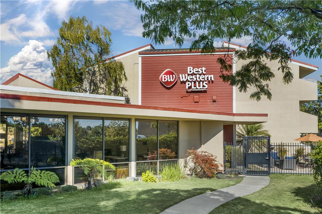 Best Western Plus Garden Court Inn - photo 46