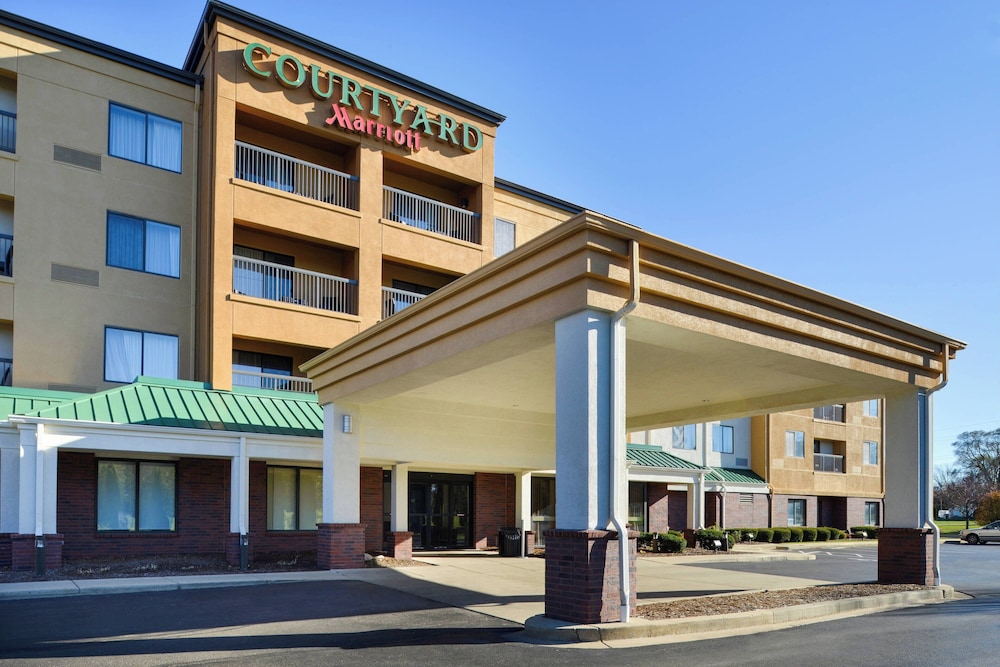 Country Inn & Suites by Radisson Brown Deer Milwaukee North - photo 42