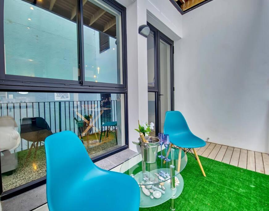 Gorgeous secure brand new stylish central Pool