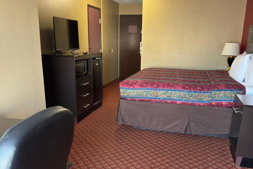 Surestay Plus Hotel by Best Western Oklahoma City North - photo 3