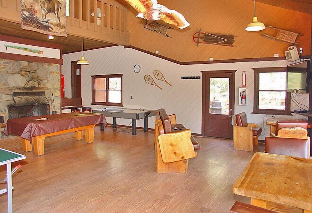 Idyllwild RV Resort Caravan Park - photo 12