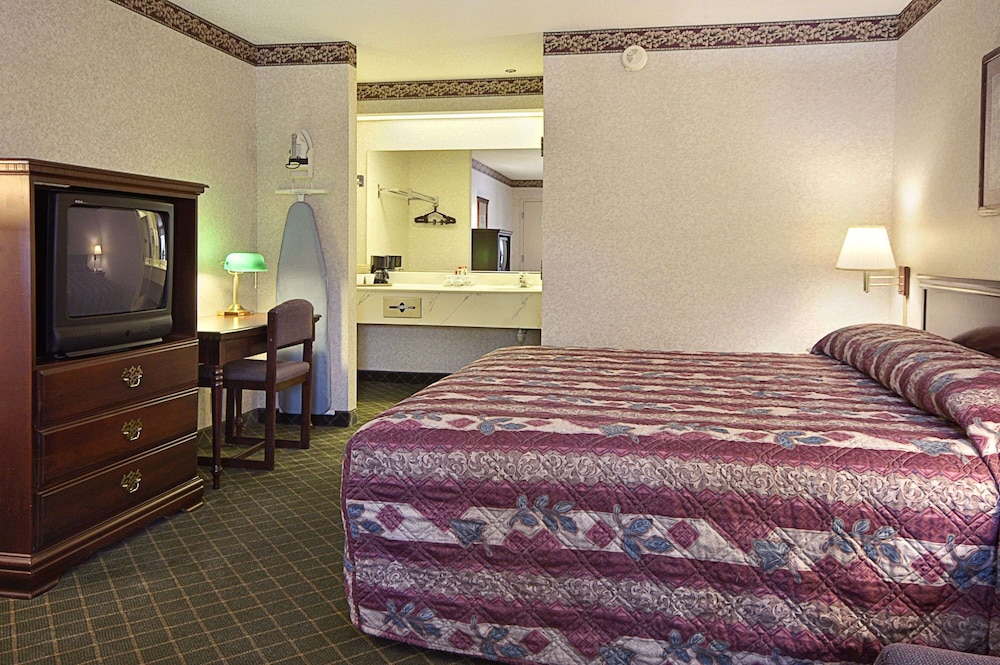 Super 8 by Wyndham Ruther Glen Kings Dominion Area - photo 12