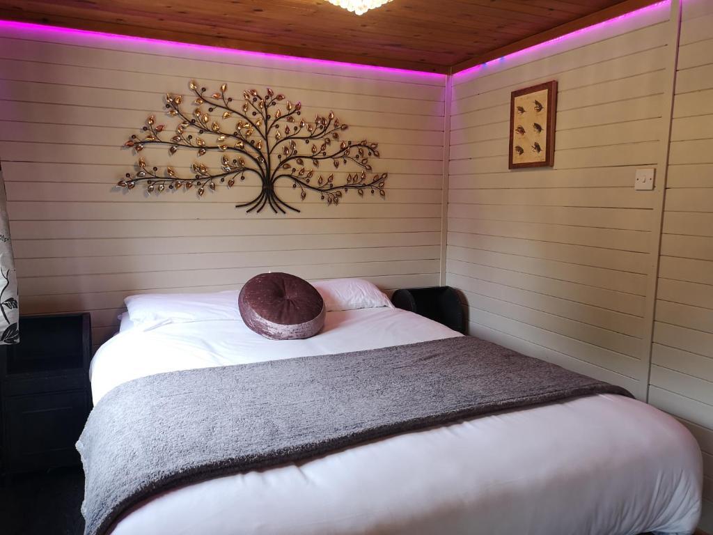 Otter 2 HuntersMoon Warminster Wiltshire Bristol — hotel in Warminster