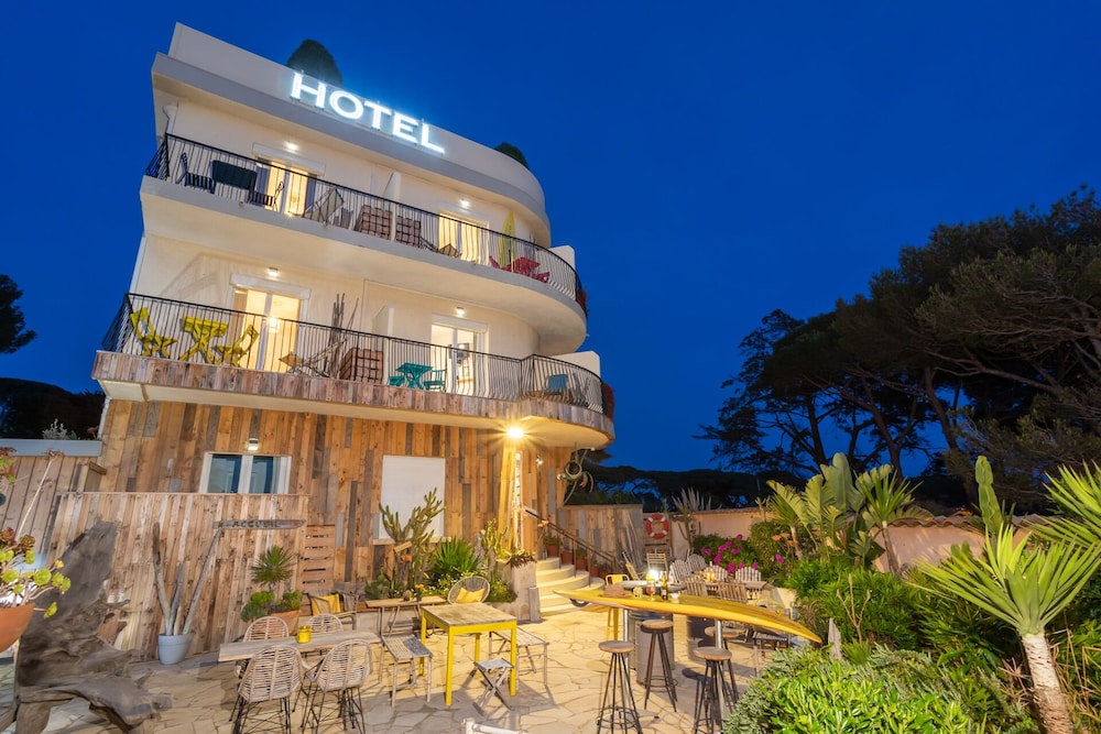 Hôtel Almanarre Plage in Hyeres, France