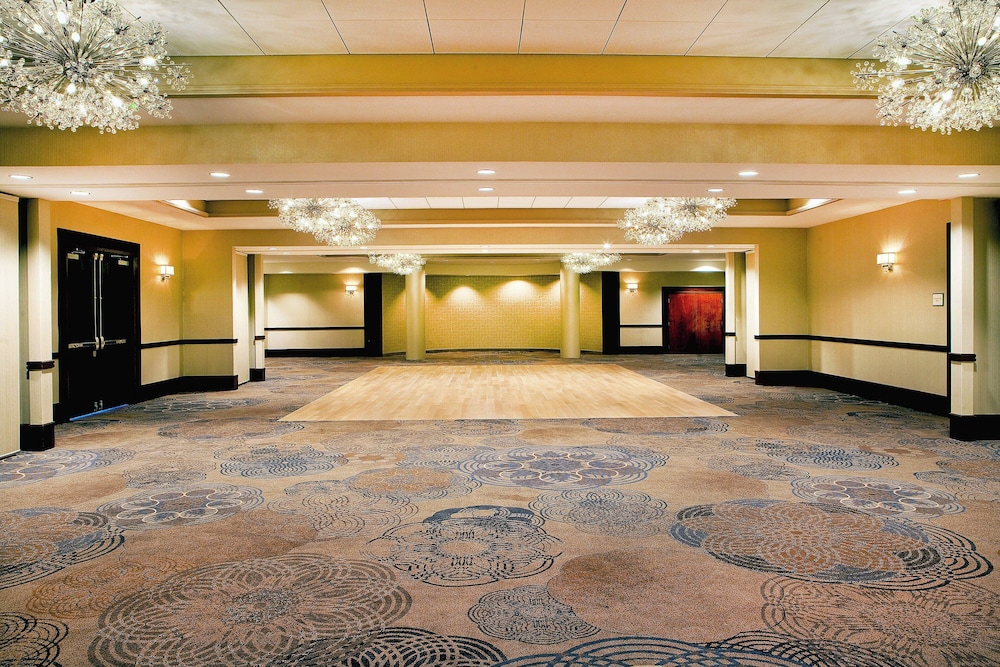Sheraton Portsmouth Harborside Hotel - photo 39