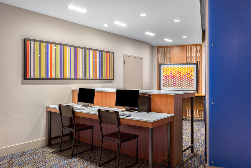 Holiday Inn Express and Suites Union Gap Yakima Area by IHG - photo 17