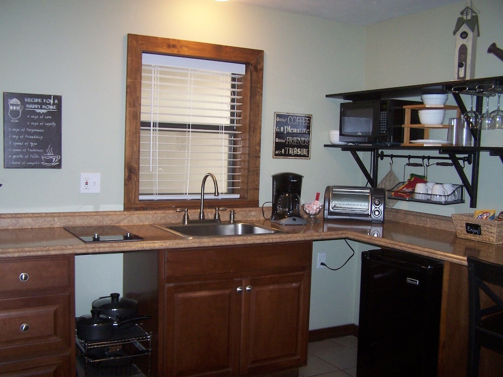 Blanco County Inn - photo 47