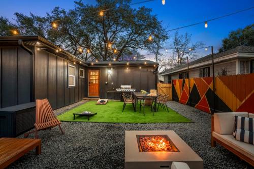 Beautiful Home by Houston Rodeo & Med Cntr with Great Backyard — 4-Star Luxury Hotel in Houston, United States