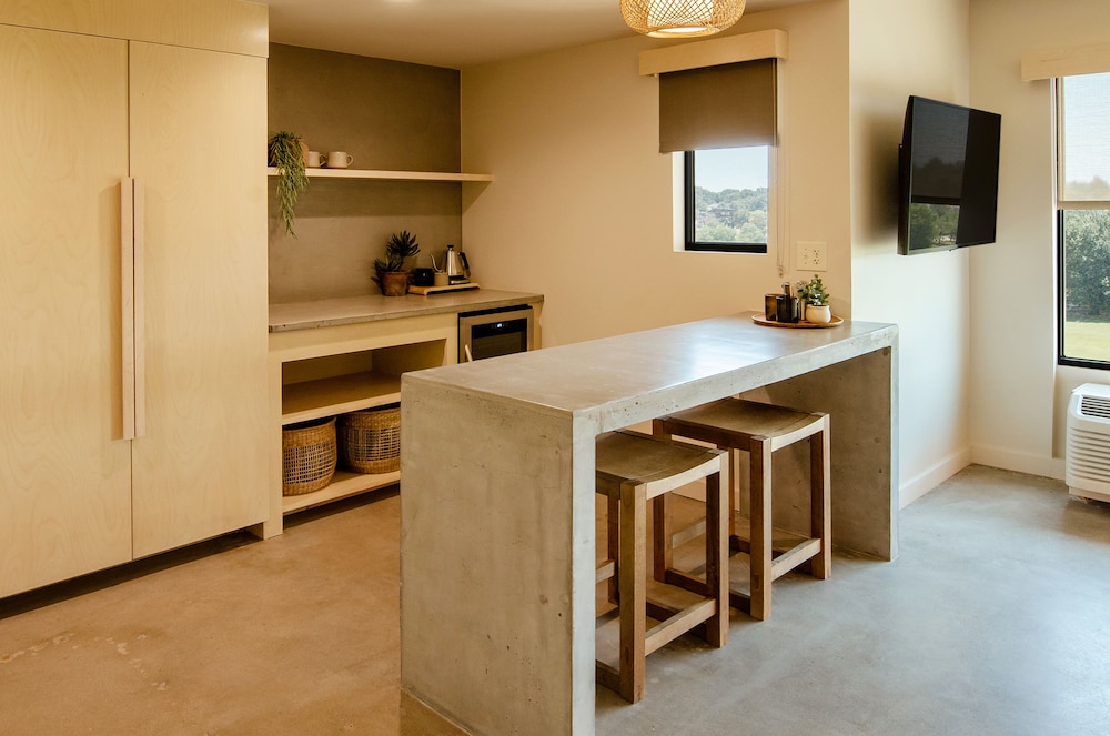 Brut Hotel - photo 16