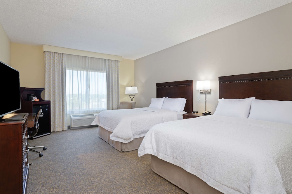 Hampton Inn & Suites Wellington - photo 12