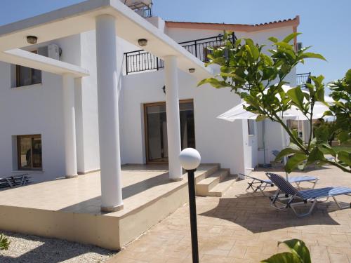 Mariandy Villa 2