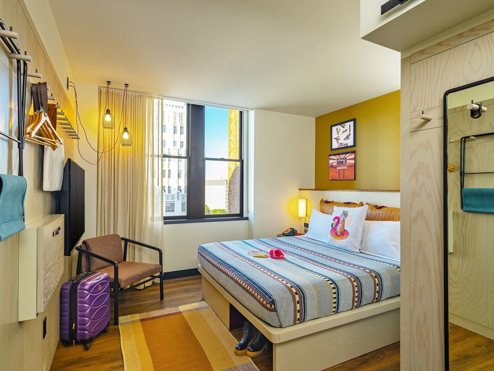 Moxy Phoenix Downtown - photo 19