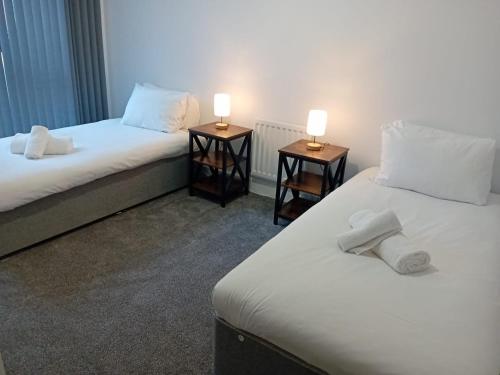 SHORTMOVE 4 bed Sleeps 8 Parking Wifi Kitchen in Birmingham, United Kingdom