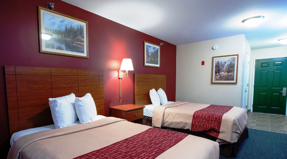 Red Roof Inn & Suites Dickinson - photo 11
