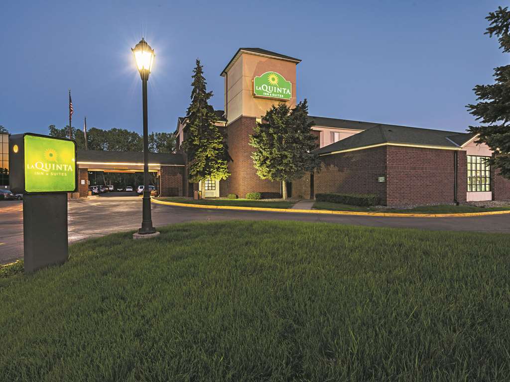 La Quinta Inn & Suites by Wyndham Minneapolis Northwest - photo 2