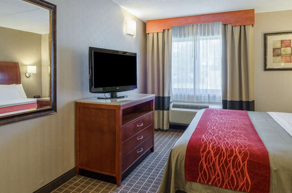 Comfort Inn & Suites West Springfield - photo 28