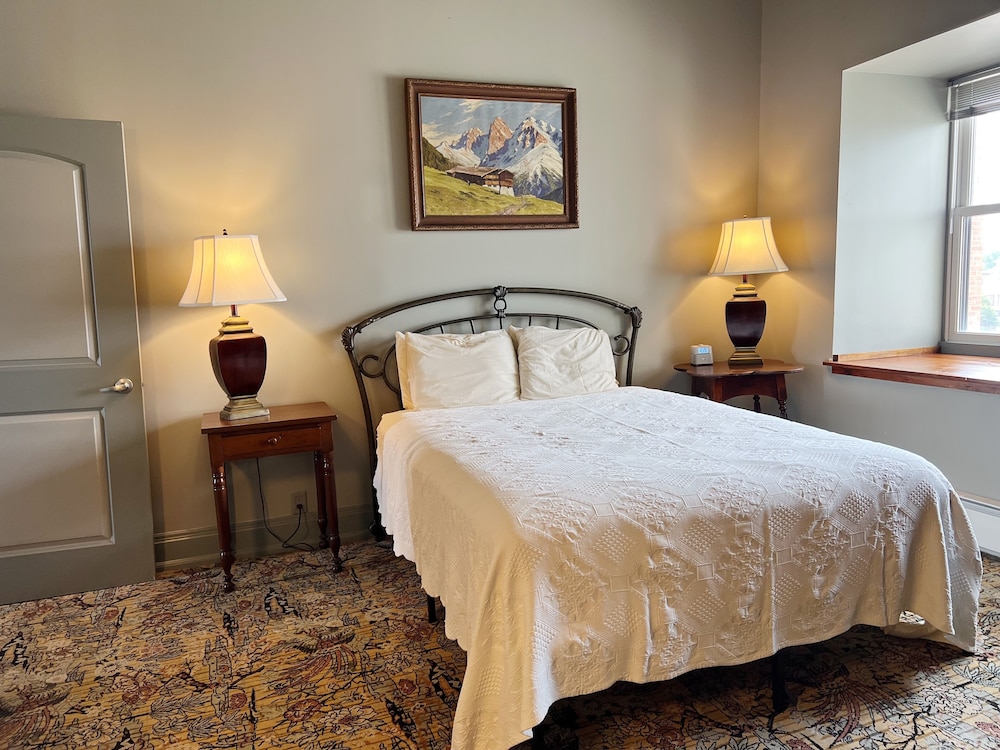 The Black Hawk Hotel - photo 19