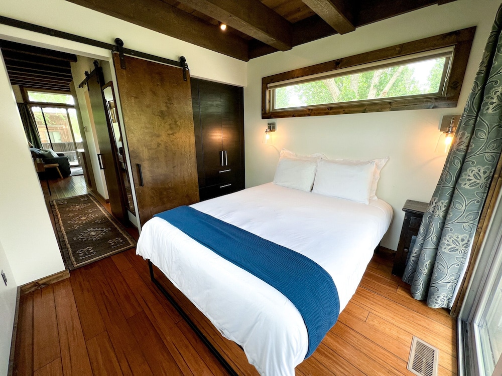 Cedar Creek Lodging & RV Park - photo 24