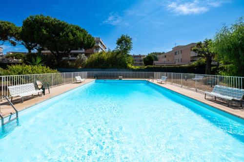 RAcsidence mAcditerranAce Beachfront Sun and Seaview Pool Private Parking — Cagnes-Sur-Mer — photo 4