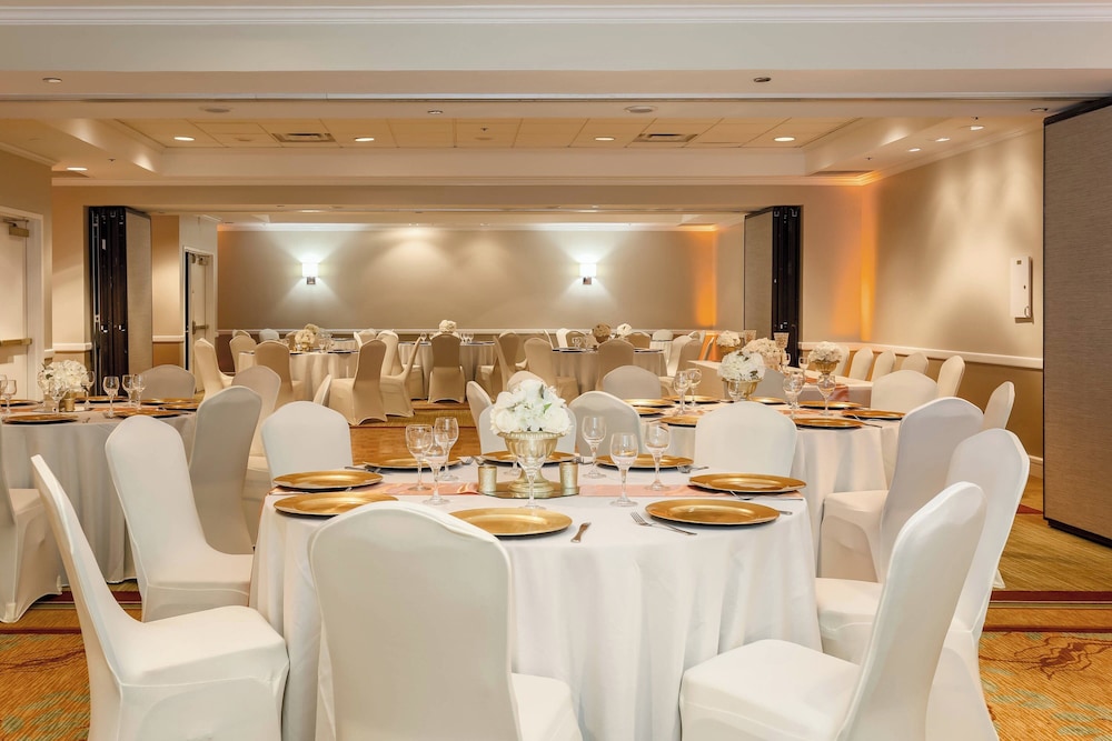 Sheraton Suites Market Center Dallas - photo 33