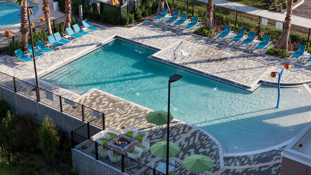 Holiday Inn Express & Suites Orlando at SeaWorld by IHG - photo 56